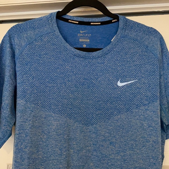 Men’s Nike Running Drifit Tee-Size L - Picture 3 of 4